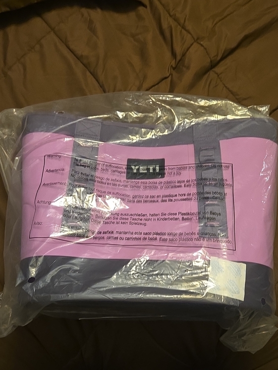 Yeti Handbags - Yeti Carryall 35 in DESSERT BLOOM COLOR
